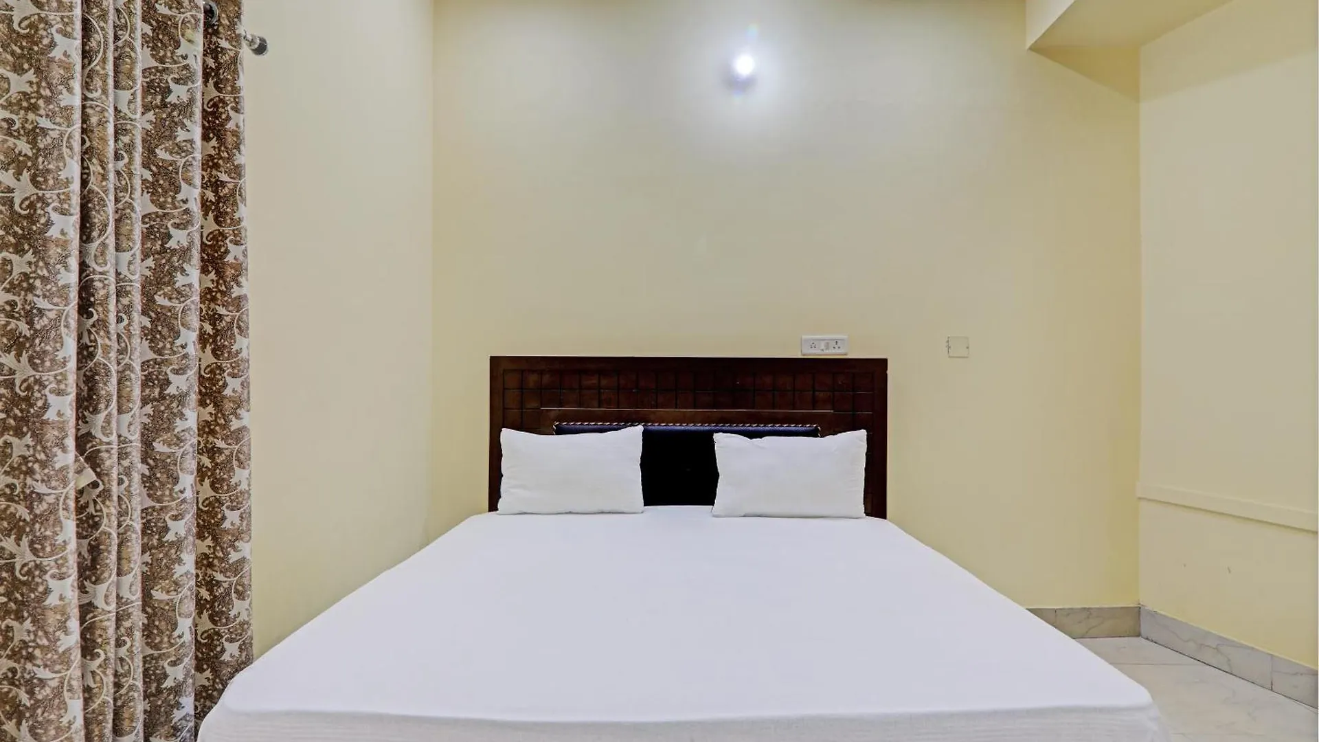 Hotel O Home Singhs Delight Varanasi